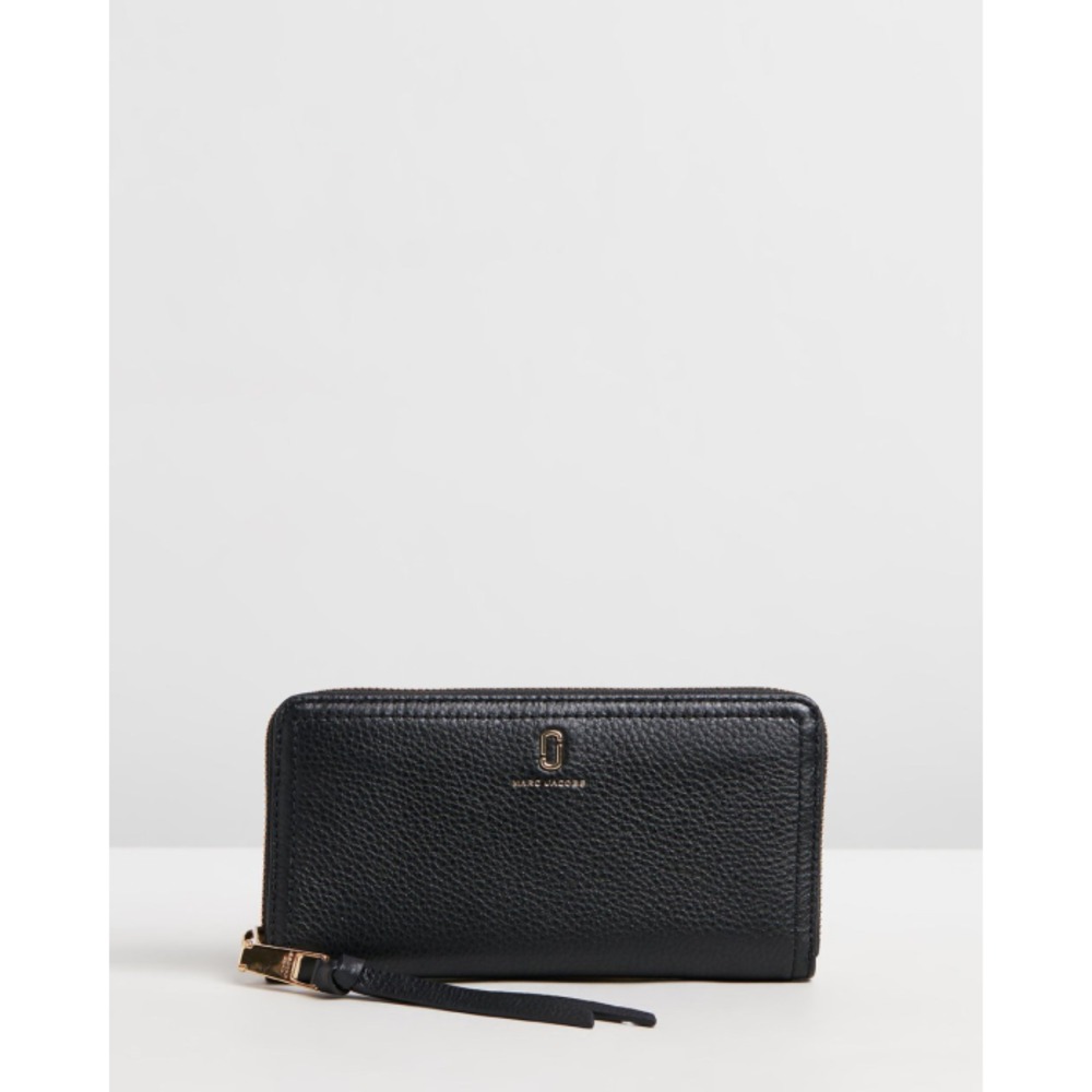 The Marc Jacobs Standard Continental Wallet MA327AC95LCA
