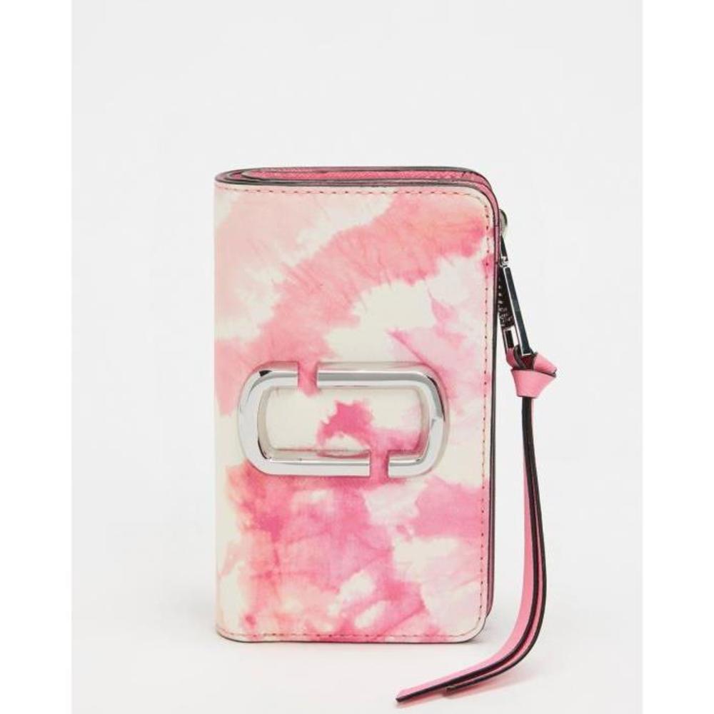 The Marc Jacobs Snapshot Tie-Dye Compact Wallet TH327AC32XID
